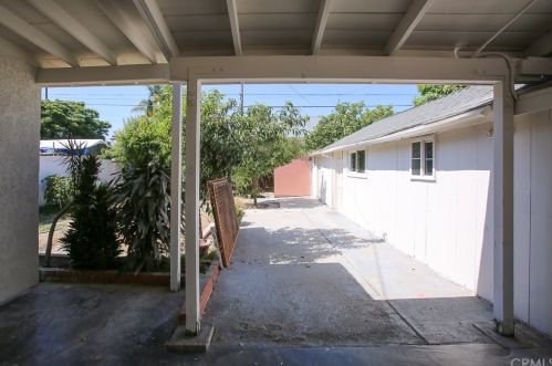 2401 Stanford St, Santa Ana CA  92704-3528 exterior