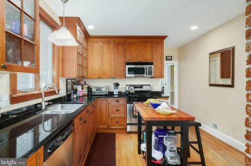 67 Euclid Ave, Haddonfield NJ 08033-2553 exterior