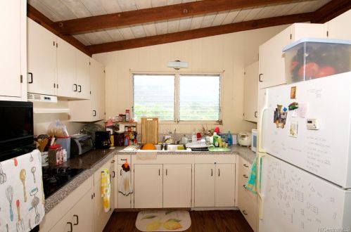 2871 Manoa Rd, Honolulu HI  96822-2120 exterior