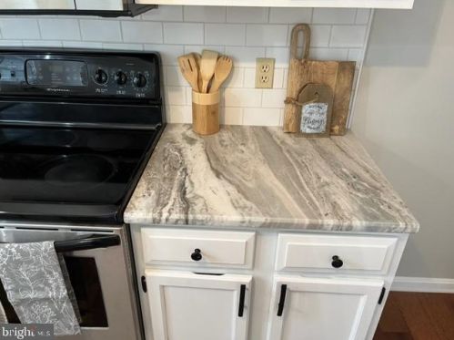 833 Marjory Ter, Lancaster PA  17603-5866 exterior