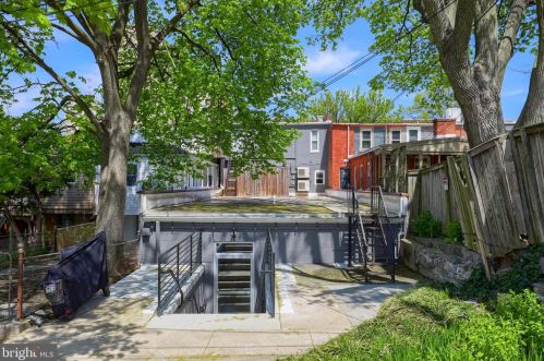 28 Vine St, Lancaster PA  17603-3943 exterior