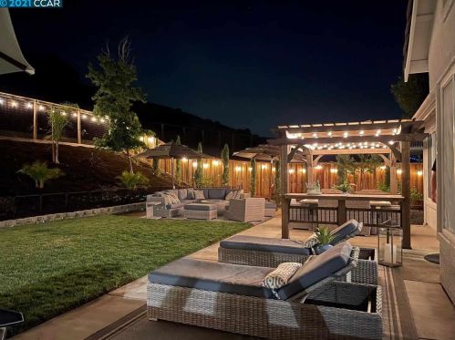 1046 Rolling Woods Way, Concord CA  94521-5400 exterior