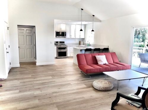 3052 Highridge Rd, Glendale, CA 91214-1320