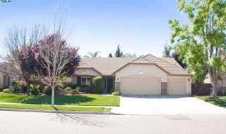 5503 Wren Ave, Visalia, CA 93291-9145