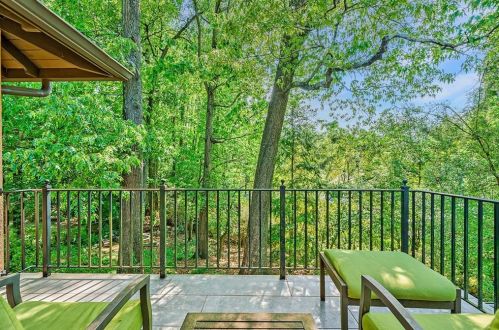 899 Cumberland Rd, Atlanta GA  30306-3213 exterior