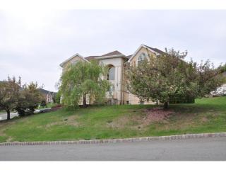 83 Hamilton Trl, Paterson NJ  07512-2179 exterior