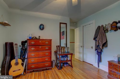 555 Burrowes Ave, Lancaster PA  17602-2120 exterior