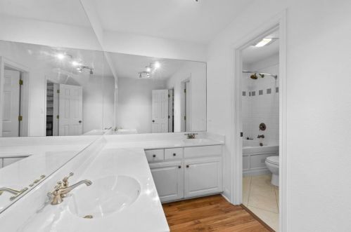 11905 Brookwood Rd, Austin TX  78750-2744 exterior