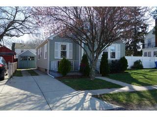 42 Ivanhoe St, Cranston, RI 02910-4409
