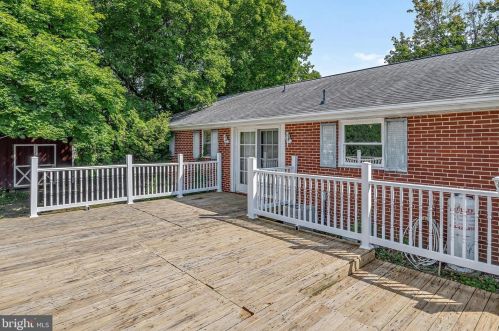 755 Longs Gap Rd, Carlisle PA 17013-8506 exterior