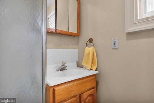 100 Park Ave, Haddonfield NJ 08033-1639 exterior