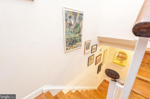 9233 Three Oaks Dr, Silver Spring MD 20901-3372 exterior