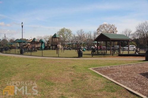 3196 Liberty Commons Dr, Kennesaw GA  30144-2381 exterior