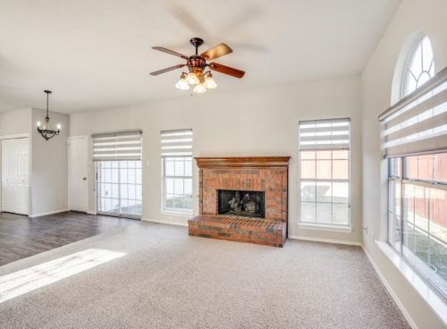 1420 Mapleview Dr, Carrollton TX 75007-6019 exterior