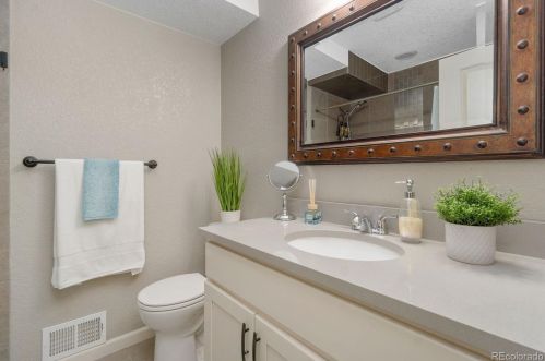 4063 Quintero Way, Aurora CO 80013-3229 exterior