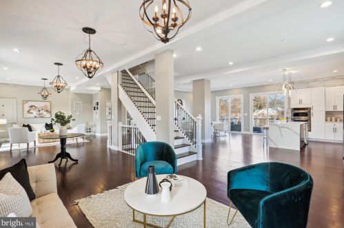 6615 Gude Ave, Silver Spring MD 20912-4827 exterior