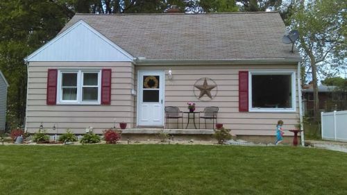 405 Madison St, Beverly Manor, IL 61571-1422