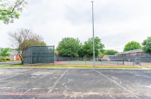 1315 Roaring Springs Rd, Fort Worth TX  76114-4492 exterior