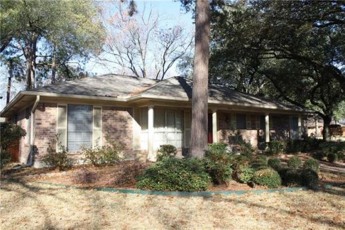 900 Red Oak Ln, Corsicana, TX 75110-2243