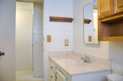 1600 Vista Way, Vista CA  92084-3424 exterior