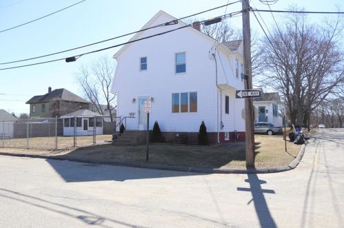 48 Hurlburt Ave, Providence, RI 02919-5015