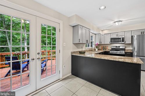 11760 Great Owl Cir, Herndon VA  20194-1169 exterior
