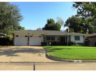 1613 Charles St, Norman, OK 73069-7444