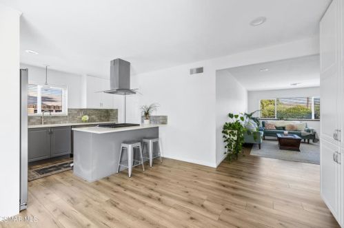 2690 Elizondo Ave, Simi Valley CA 93065-4615 exterior