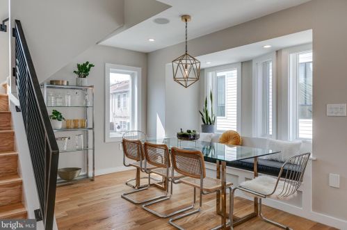 720 4 St, Philadelphia PA 19147-3127 exterior