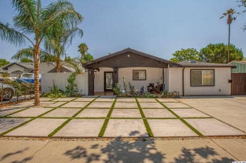 6848 Costello Ave, Van Nuys, CA 91405-4105