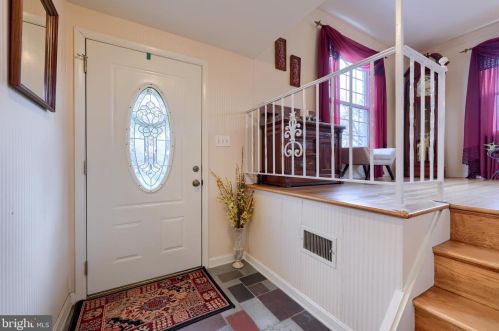 1604 Robert Rd, Lancaster PA  17601-5635 exterior