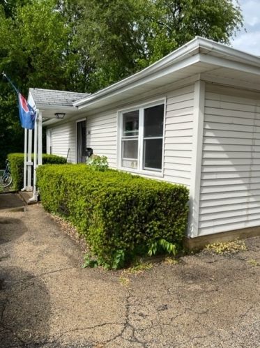 950 Brainard St, Naperville, IL 60563-2735