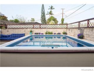 180 Mahealani Pl, Kailua, HI 96734-3401