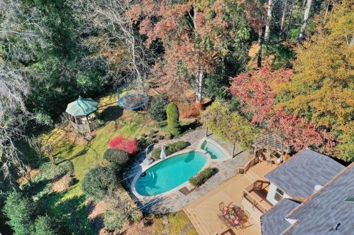 4086 Haverhill Dr, Atlanta, GA 30342-3816