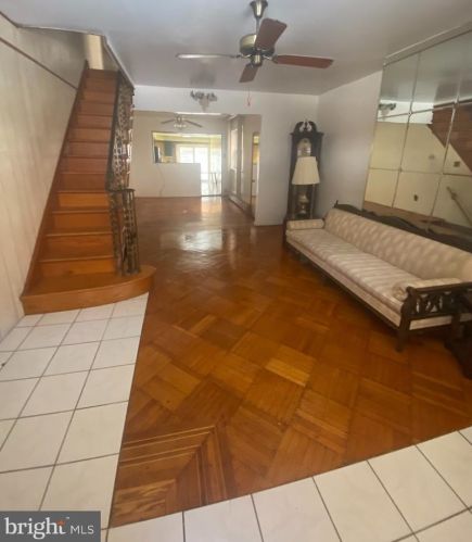 2404 10th St, Philadelphia PA 19133-1604 exterior