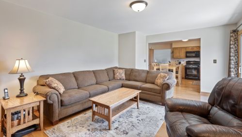 723 Warwick Dr, Carol Stream IL  60188-4332 exterior