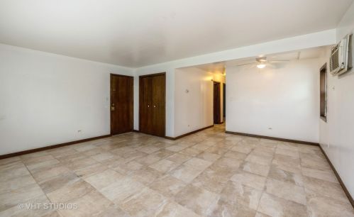 9041 Sahler Ave, Brookfield, IL 60513-2735