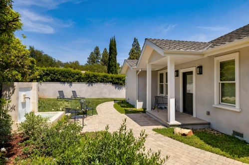 1595 Valley Rd, Santa Barbara, CA 93108-2102