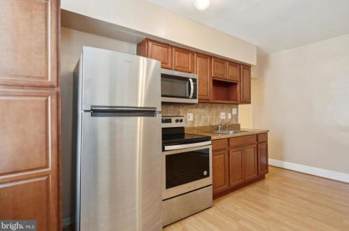 900 5 St, Philadelphia PA 19123-1455 exterior