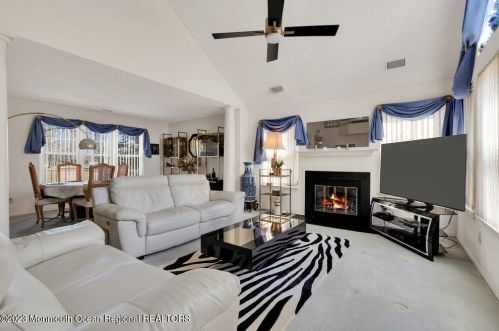 178 Old Orch Ln, Tinton Falls NJ 07712-2570 exterior