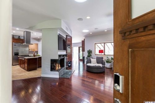 2328 Chapman Rd, Glendale CA  91214-3013 exterior