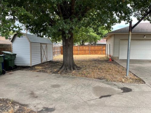 1225 Patricia Ln, Garland TX 75042-8043 exterior