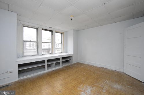 1247 Sheridan St, Camden NJ 08104-3529 exterior