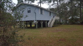 51 East Ave, Waverly, GA 31565-2421
