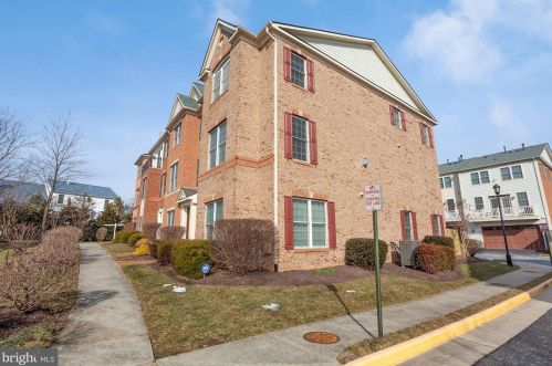 116 Quietwalk Ln, Herndon, VA 20170-6226