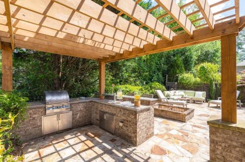 86 Belle Isle Rd, Atlanta GA  30342-2534 exterior