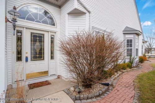 39 Halsted Dr, Lakehurst, NJ 08759-6149