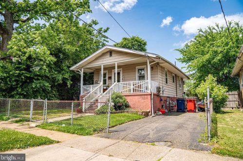 20 Crestwood Ave, Somerdale, NJ 08083-1412