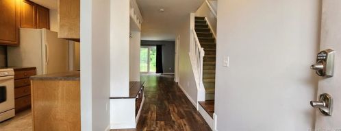 17 Greenview Ln, Milford, CT 06461-2363