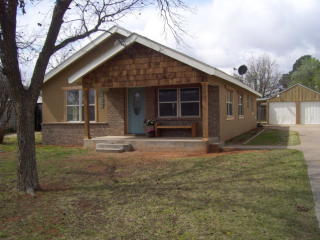 707 10th St, Andrews, TX 79714-4825